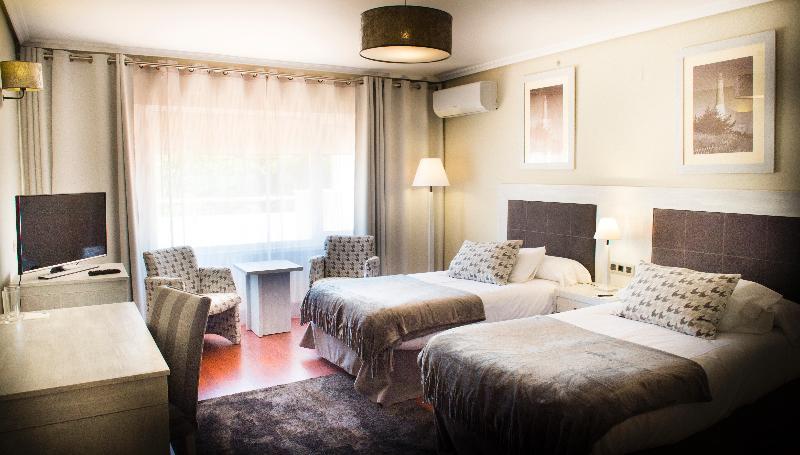 Sports Hotel Nayade Los Ángeles de San Rafael Zewnętrze zdjęcie